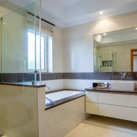 Villa Maresia Large Spacious Villa And Pool 빌라 알만실