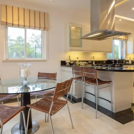 Villa Maresia Large Spacious Villa And Pool