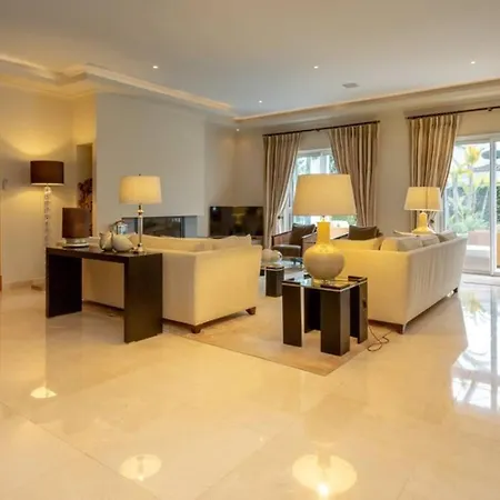 Villa Maresia Large Spacious Villa And Pool