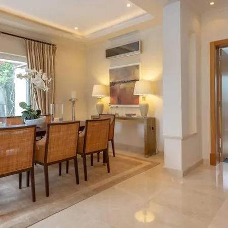 Villa Maresia Large Spacious Villa And Pool